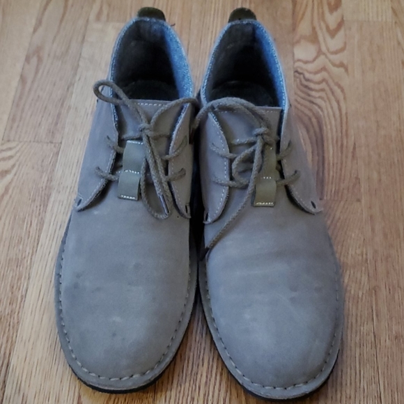 Boots - Picture 1 of 4